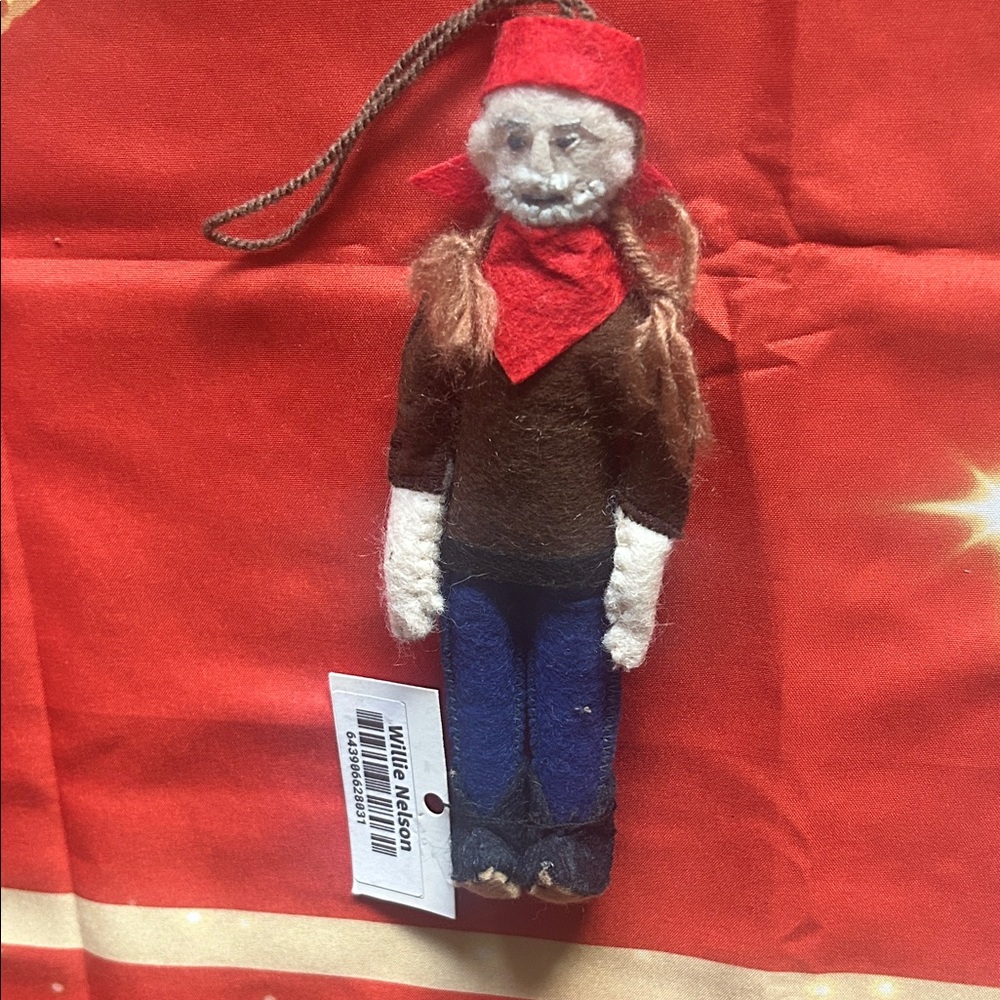 Willie Nelson doll Handmade Felt Ornament with Red Bandana - Picture 6 of 6